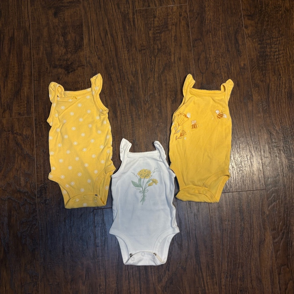 Yellow and White One Pieces Set